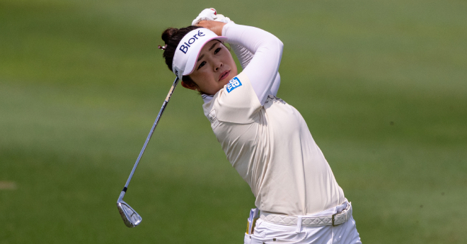山下美夢有、2打差つけ連覇に王手　吉田優利は9位、岩井明愛は25位