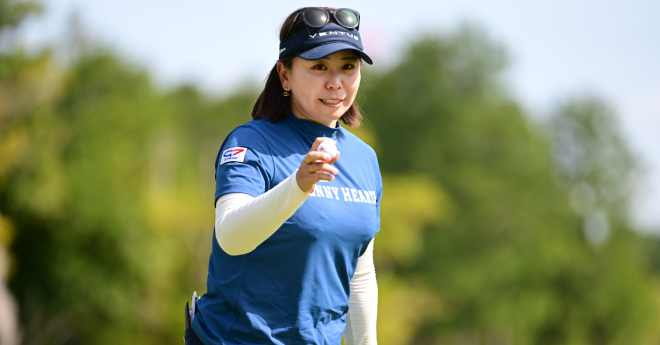 吉田弓美子、川岸史果が首位発進　金田久美子、岩井千怜は6位