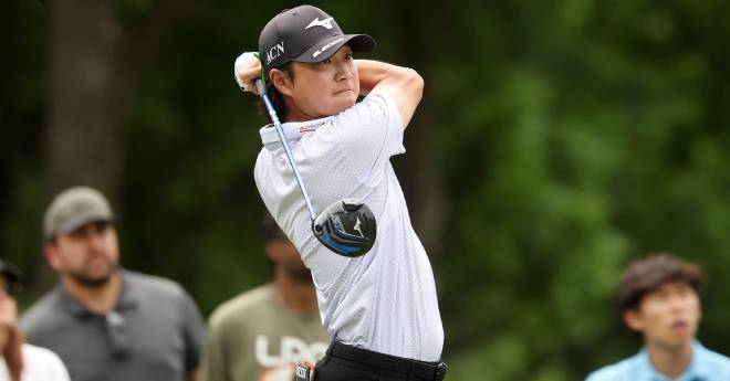 平田憲聖は伸ばし切れず12位後退　久常涼が「65」で16位浮上