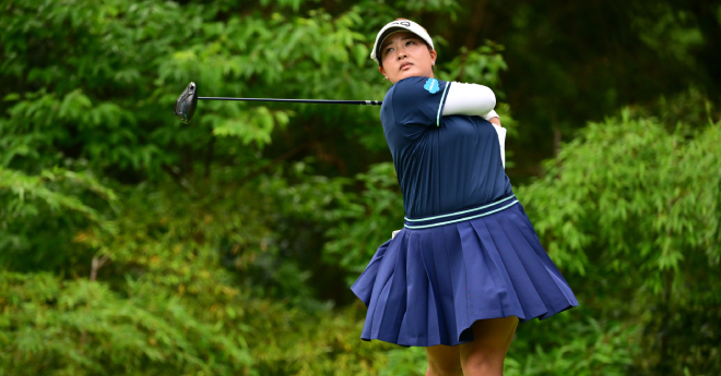 鈴木愛が首位発進　1打差に服部真夕、青木瀬令奈、荒木優奈