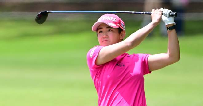 岩井明愛が逆転で初優勝　ツアー史上初の双子V