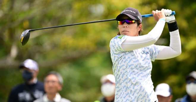 穴井詩が今季2勝目に王手　2位に川岸史果、3位に木戸愛、永峰咲希