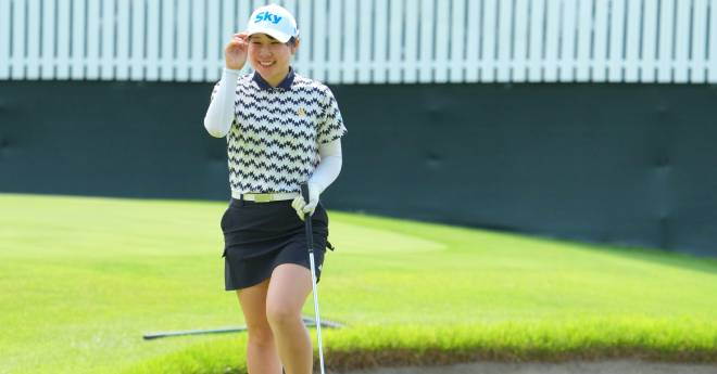 荒木優奈が単独首位　2位に木戸愛、3位に菅楓華、金田久美子ら