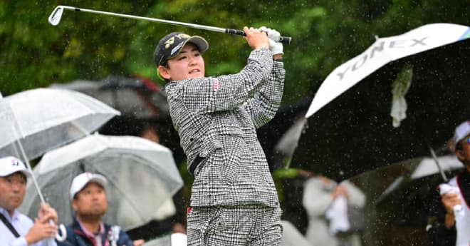 悪天候により順延　岩井明愛は首位キープ、鈴木愛が2位