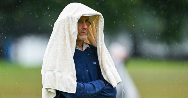 ゴルフ用レインウェアを着れば雨の日でも快適にラウンドができる！