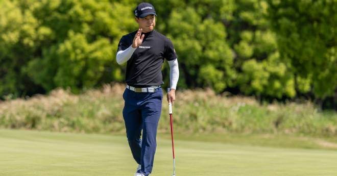 桂川有人がスペインで8位発進　ショーン・ノリスが単独首位