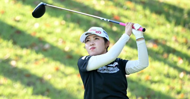 古江彩佳が単独トップ発進　2打差2位に岩井明愛ら