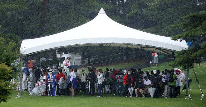 国内女子ゴルフ2日目は悪天候で中止　36ホール短縮競技に